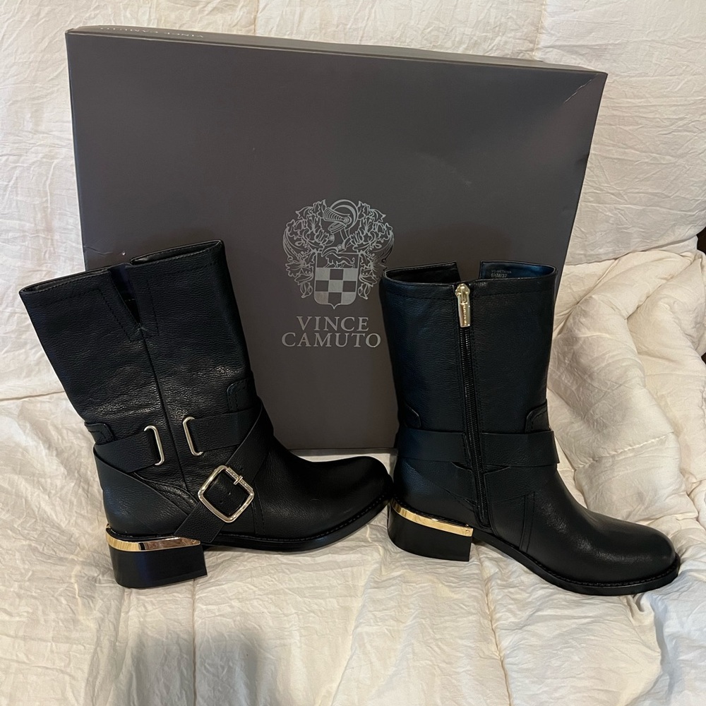 Beautiful boots, comfortable , elegant ( no-scratch at all) Brand New
